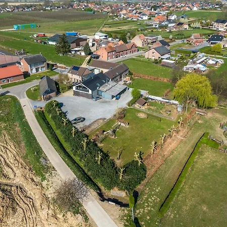 Luxe hoeve voor groepen tot 26 personen in Borgloon-2